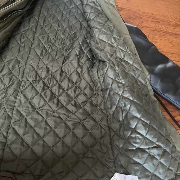 Winter coat - Picture 3 of 5